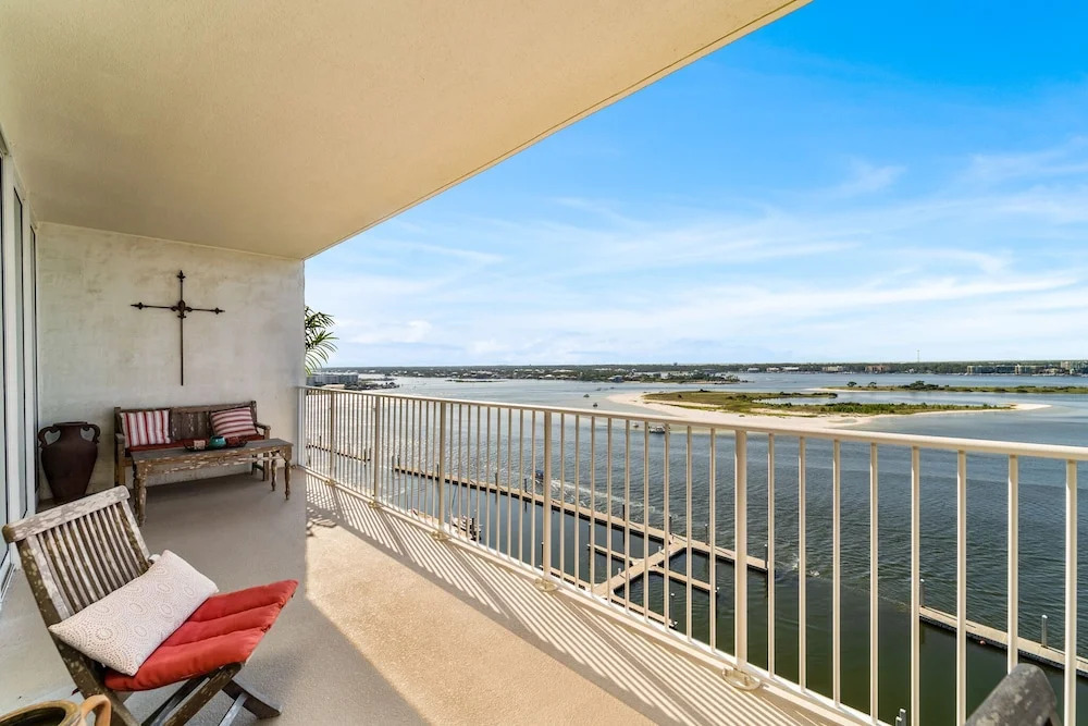 Three Bedroom With Bay Views Unit - Crb1105