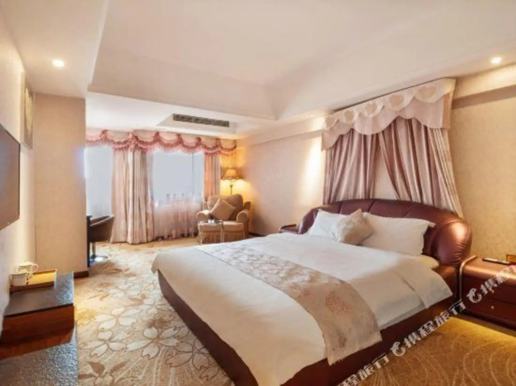 Pixian Milan Fashion Hotel