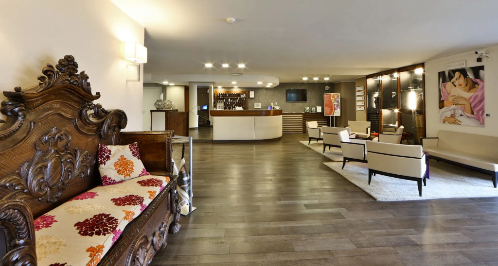 Regal Residence