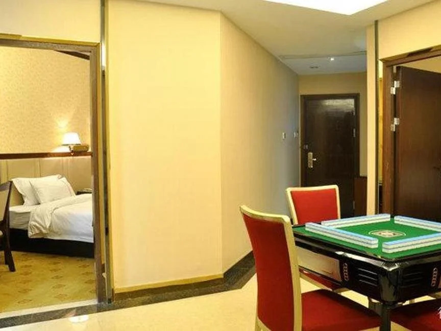 Yuyang Commerce Hotel