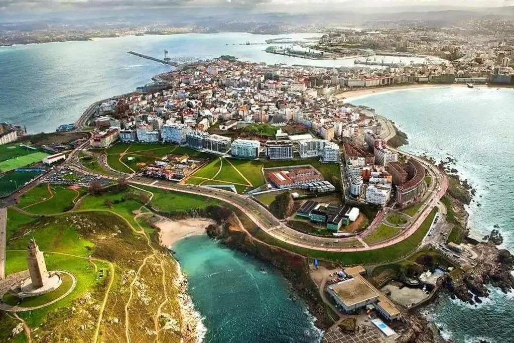Apartment with 3 bedrooms in A Coruna with WiFi 200 m from the beach
