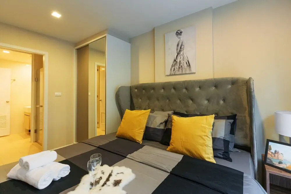 Near BK University Quiet Condo in Rama4 bkb141