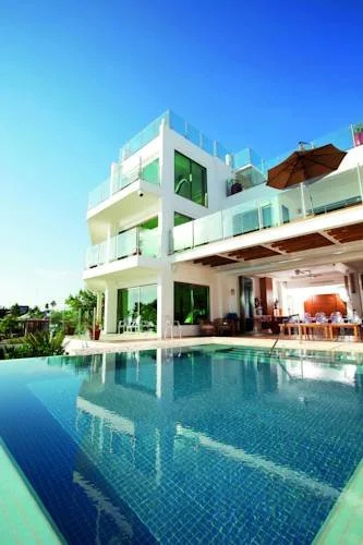 Cuxos Hotel Beachfront