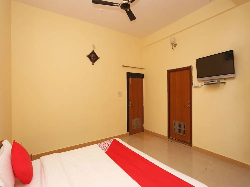 Oyo 24097 Hotel Gangotri