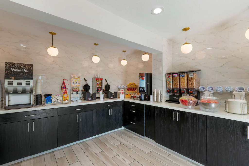 La Quinta by Wyndham Des Moines West Clive