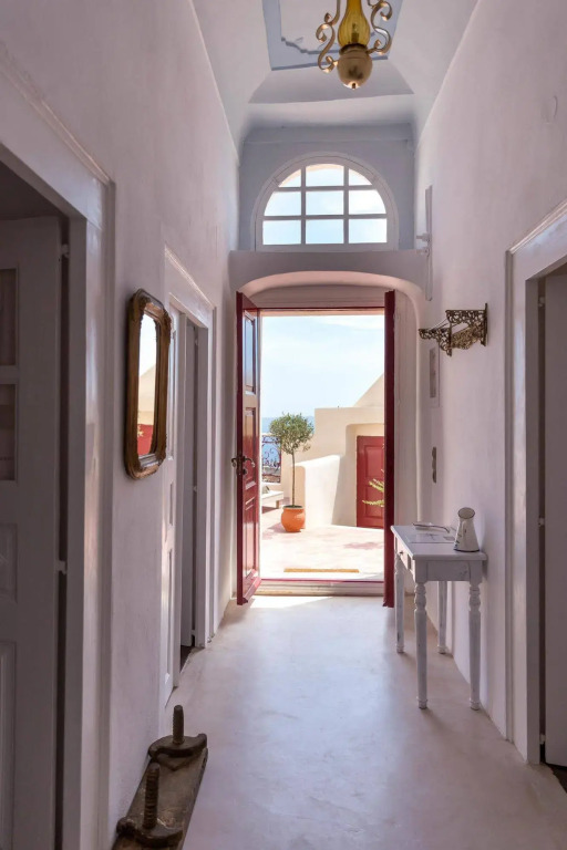 Oia Mansion