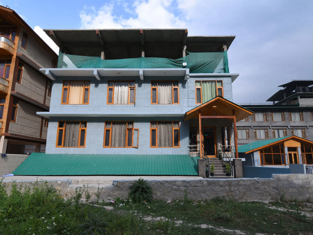 OYO 15699 Hotel Conifer