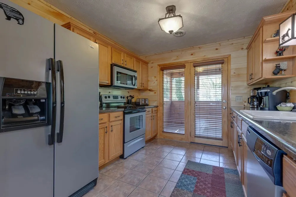 Downtown Getaway by Heritage Cabin Rentals