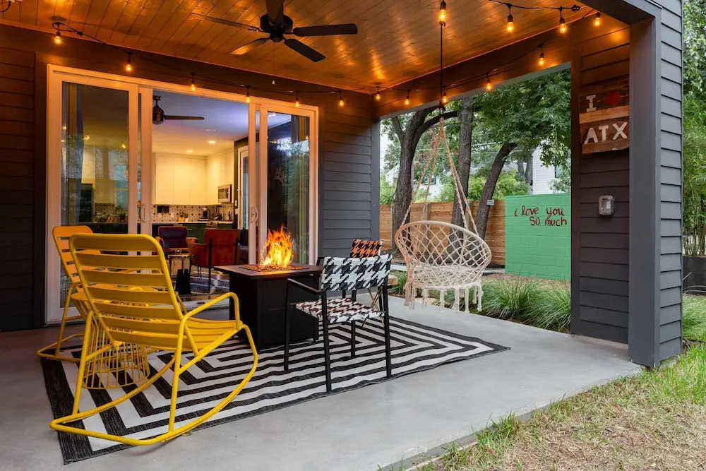 Disco Den w Hot Tub 6 min Walk to Rainey St