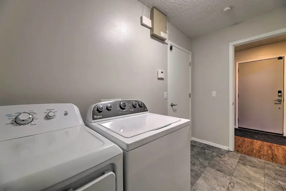 Modern Fayetteville Home < 1 Mi to U of A!