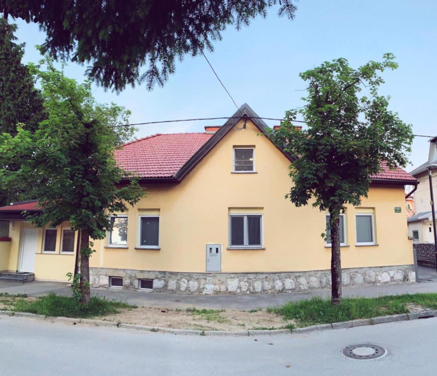 Lina Rooms Hostel