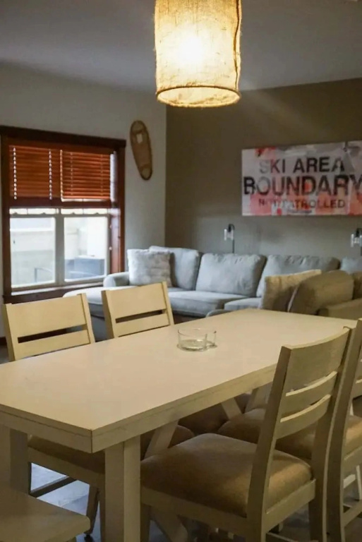 Soaring Eagle # 216 2 Bedrooms, 2 Full Baths:slopeside, Hot Tubs, Underground Parking
