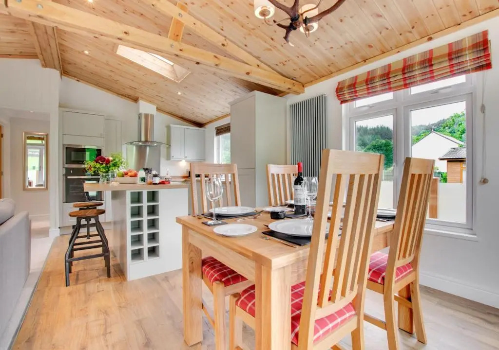 Llyn Dinas Lodge