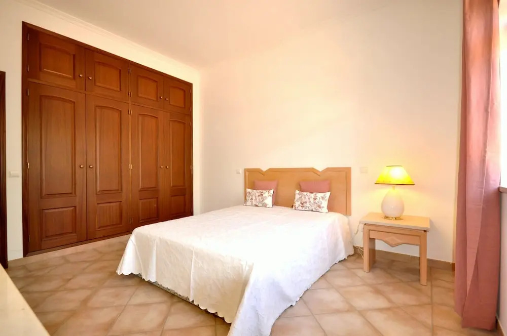 Large Country Villa With Private Pool, Vilamoura