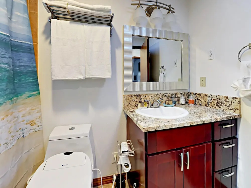 1030 Hillsdale St W Home 2 Bedrooms 2 Bathrooms Home