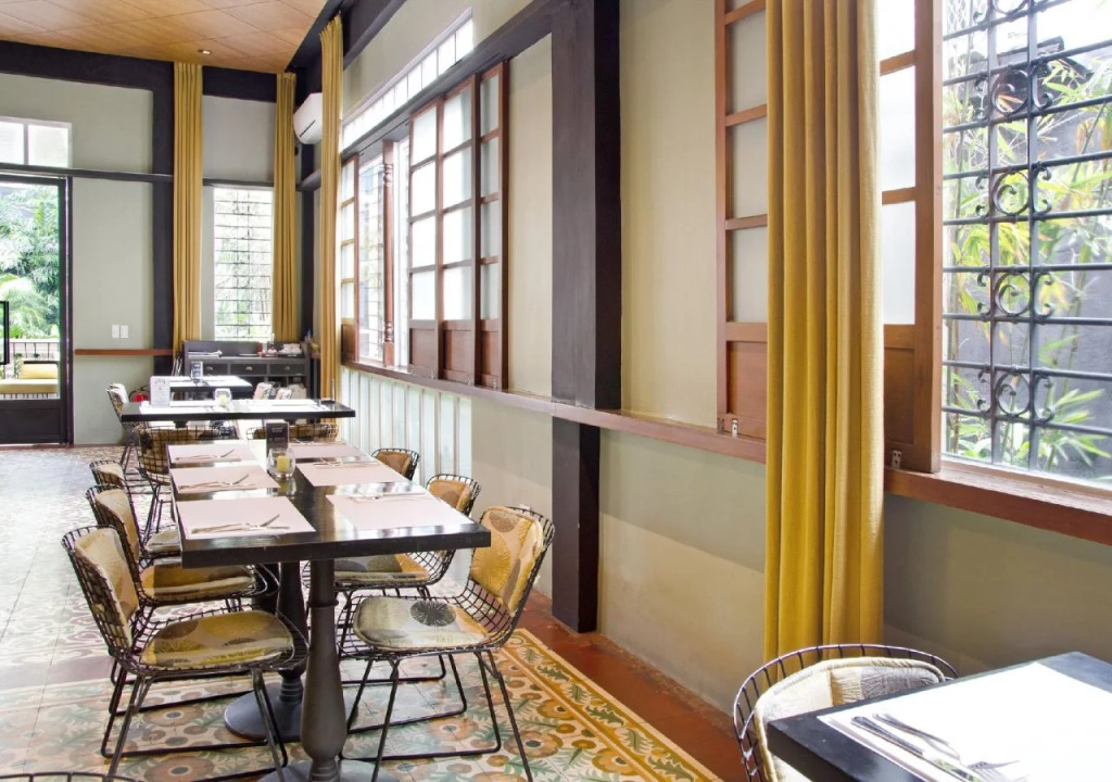 The Henry Hotel Manila