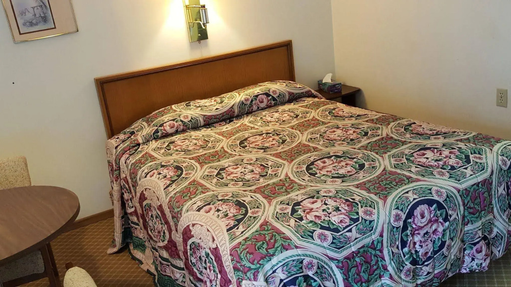 Townn Country Motor Inn