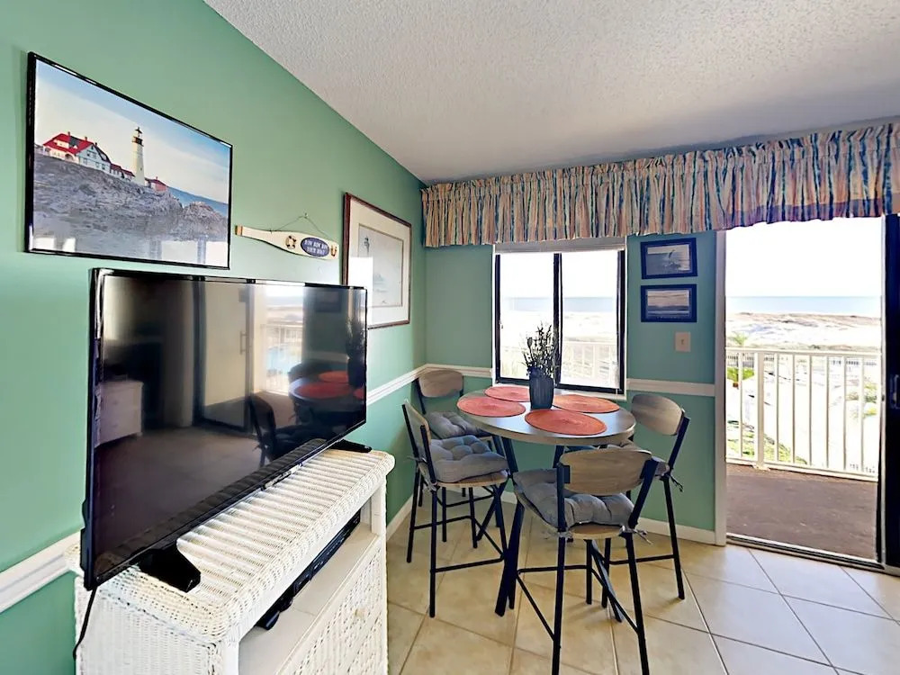 400 Plantation Condo Unit 2505 - 1 Br condo by RedAwning
