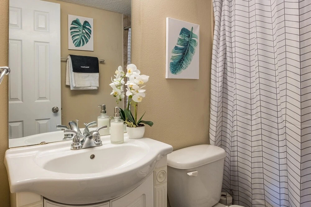 Sunny Apartments near Beach by Frontdesk