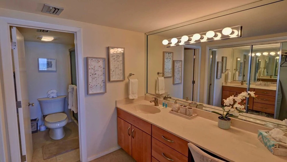 Edgewater 507 Minium 3 Bedroom Condo by RedAwning