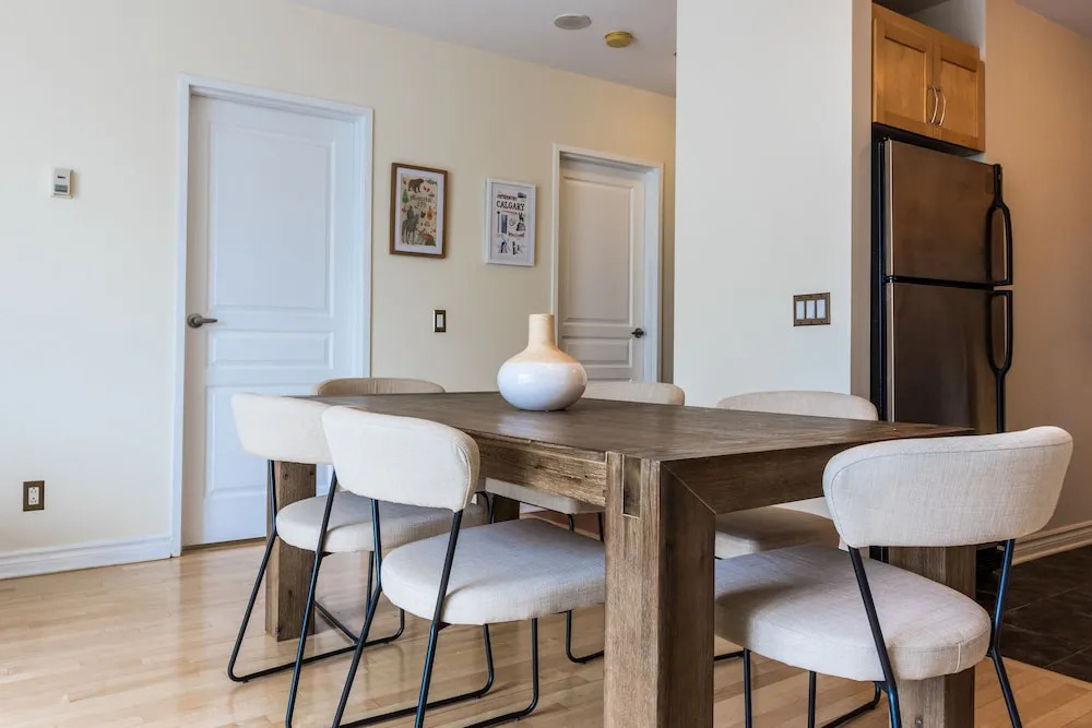 Airy Downtown Apartments by Nuage