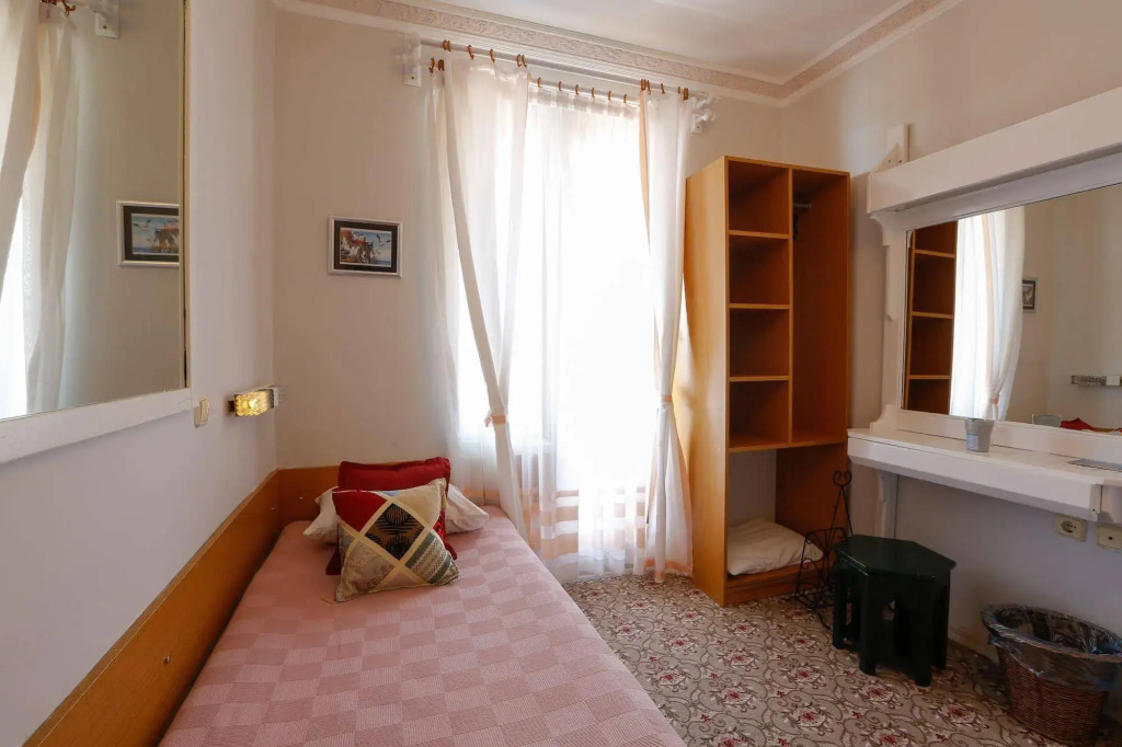 Beach House Hotel