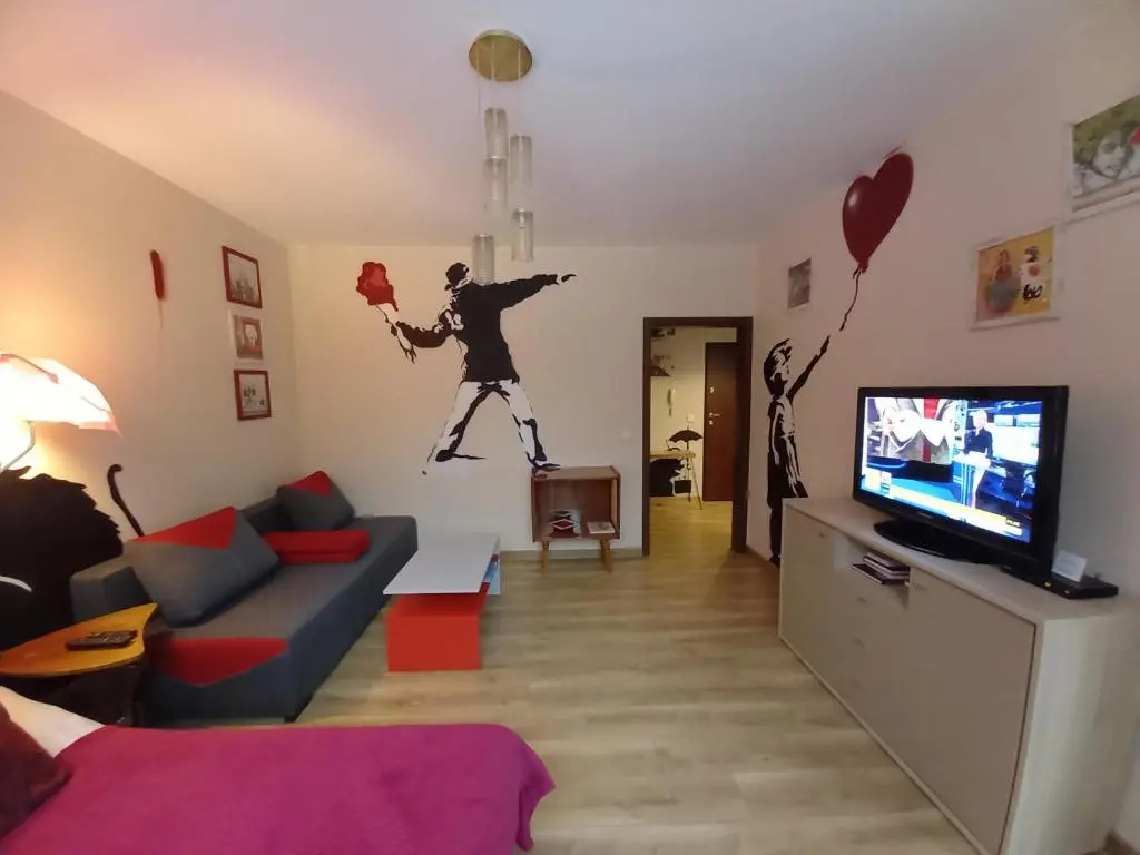 Jugoslowianska "Banksy" Apartment