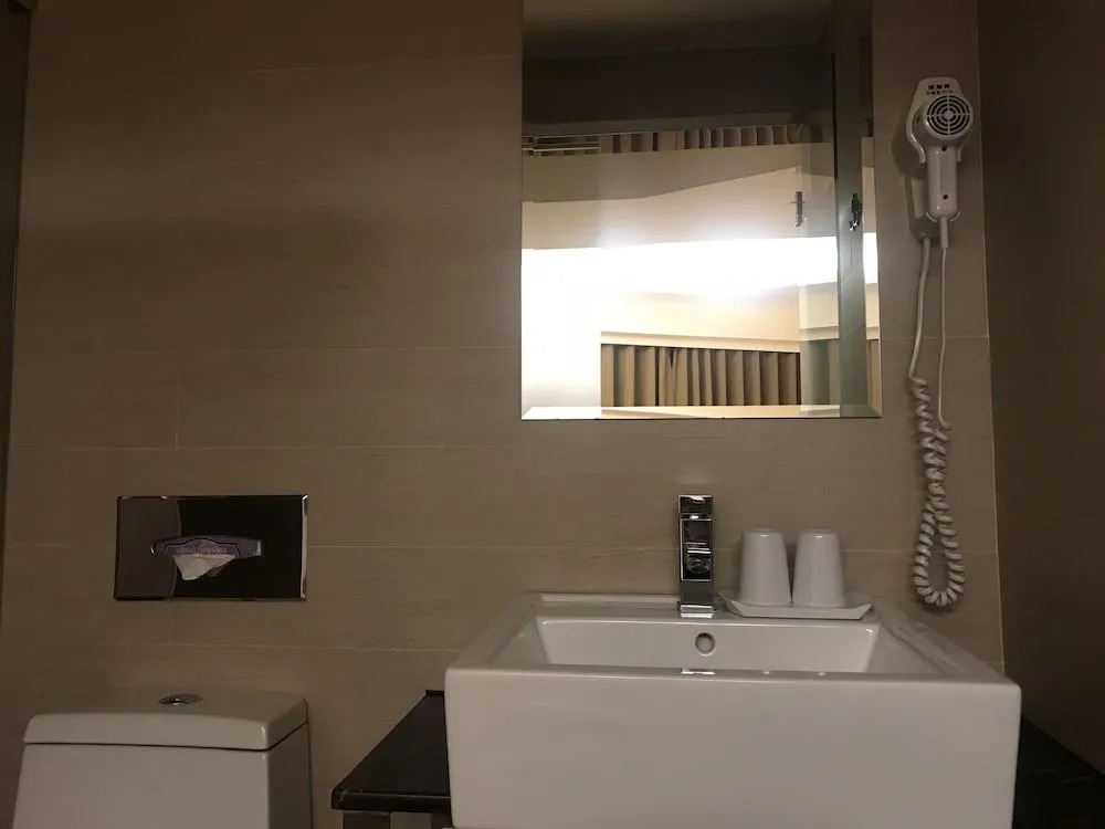 Open Room Hotel