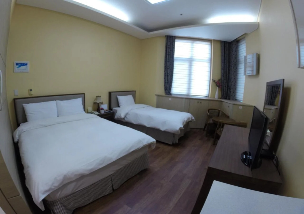 Residence & U