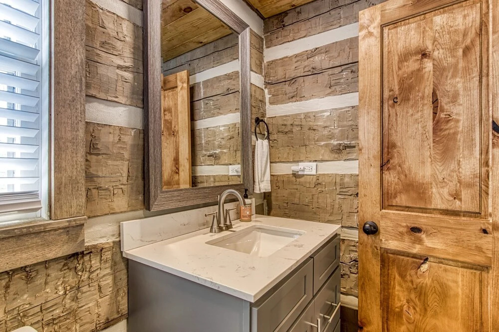 Bear Creek Cabin 2 Bedroom Cabin by Redawning