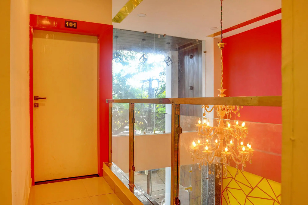 FabHotel Rajat Crown