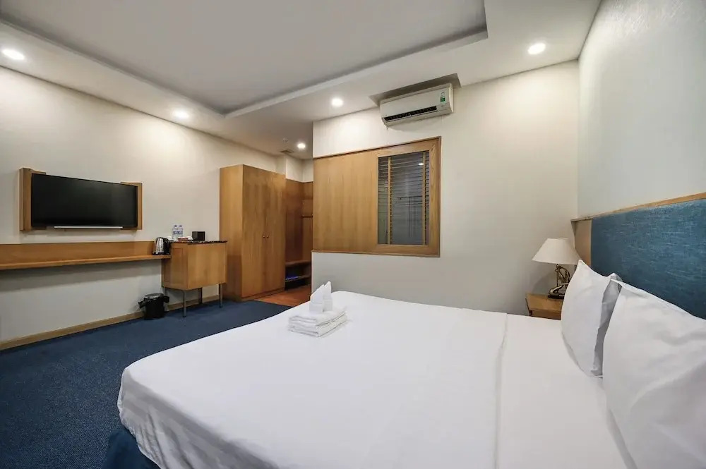 Sunshine Airport Hotel