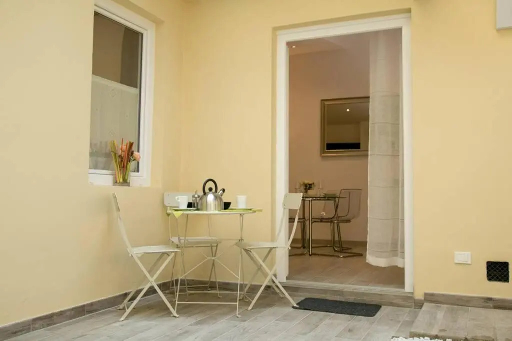 Giripaso Apartment