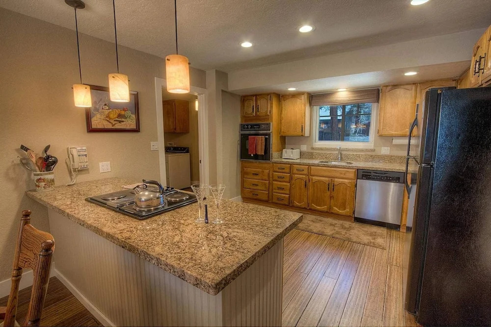 Fernandez Hideaway by Lake Tahoe Accommodations