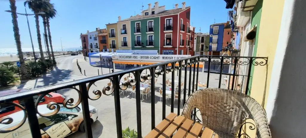 AR28-1, Coqueto apartamento en primera línea de playa