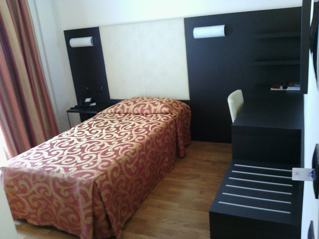 Raya Hotel