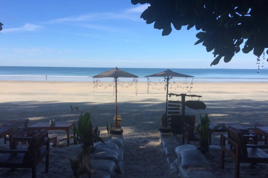 JJ Beach Resort & JJ Seafood