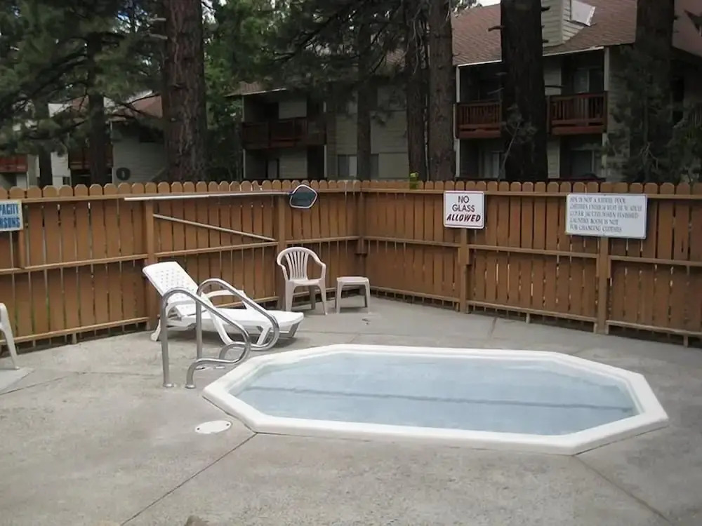 La Residence - Shared Pool, Hot Tub & More!