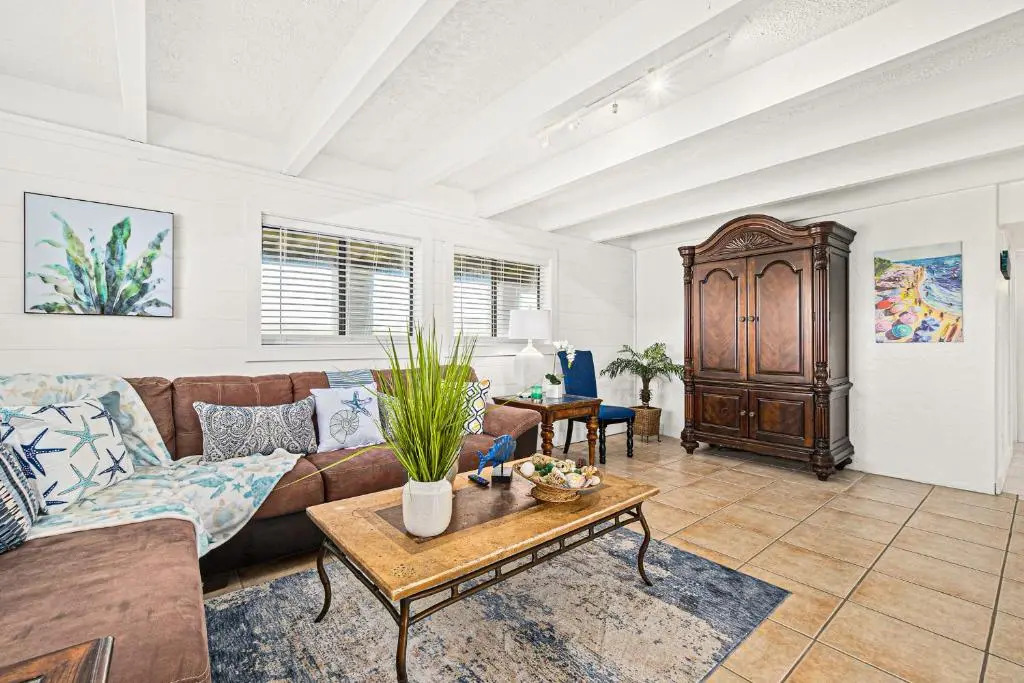 Pelican Beach Private Ocean Front Beach House- Sleeps 10 Bring Your Surf Boards