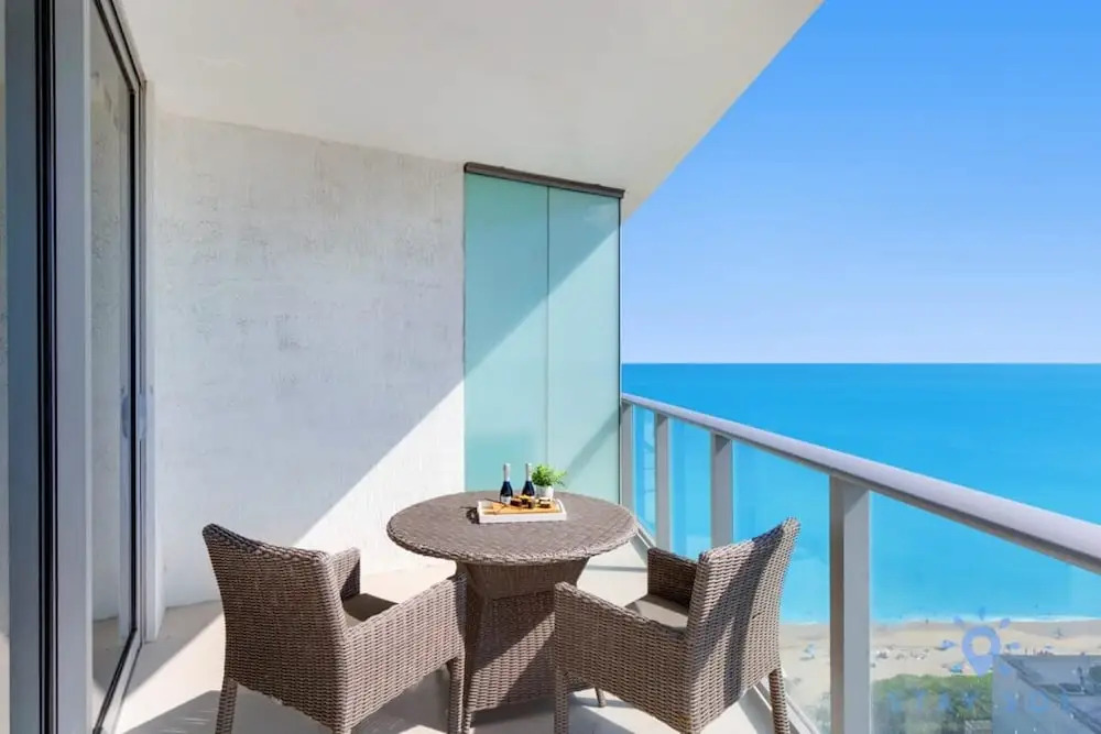 Oceanfront Luxury Condo 1BR Balcony, Hollywood