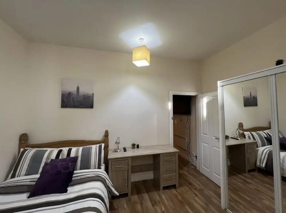Lovely Twin 2-flats Condo In Aberdeen-no Party