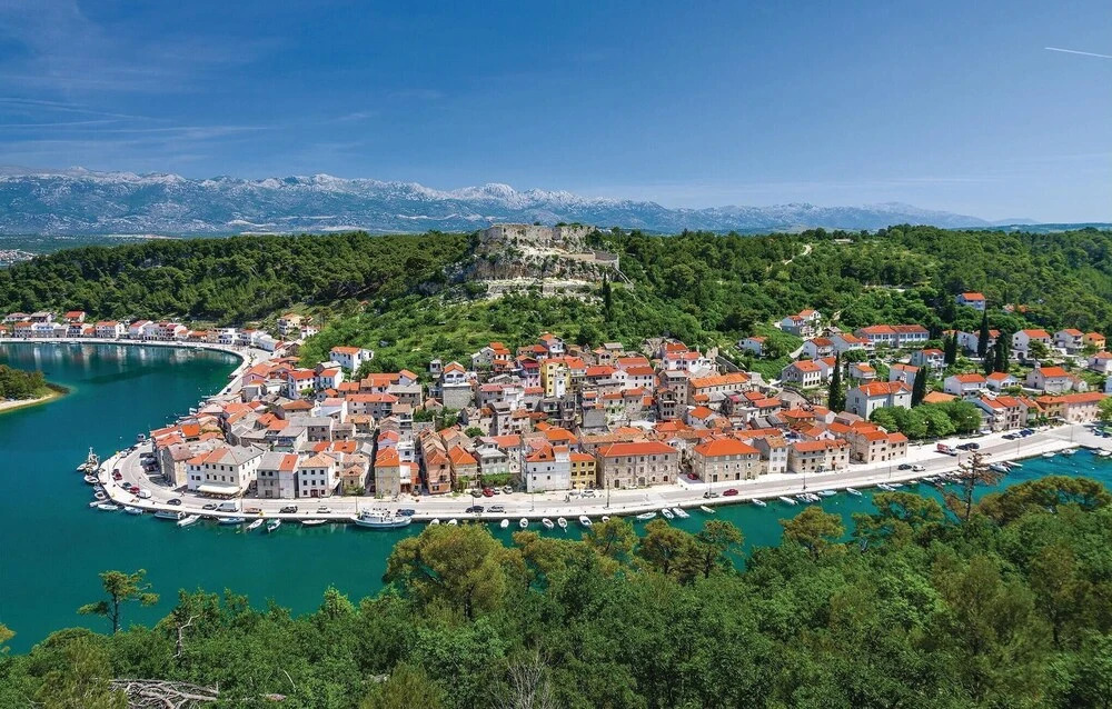 Nice Apartment in Novigrad With 4 Bedrooms
