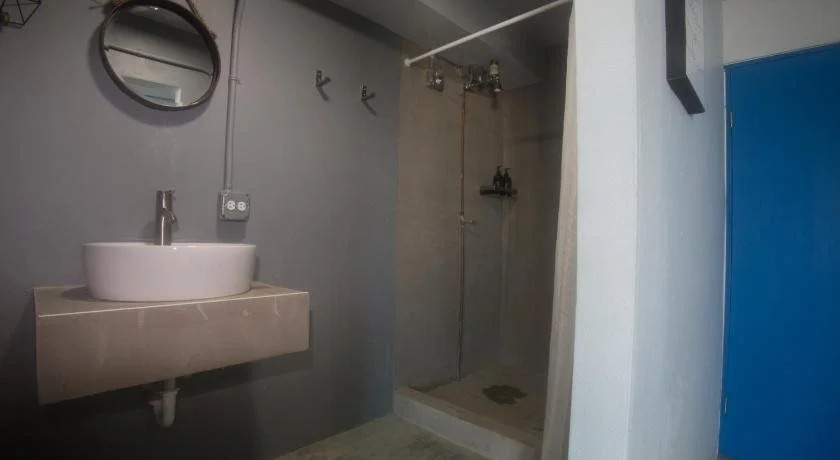 Nomada Urban Beach Hostel- Calle Loiza