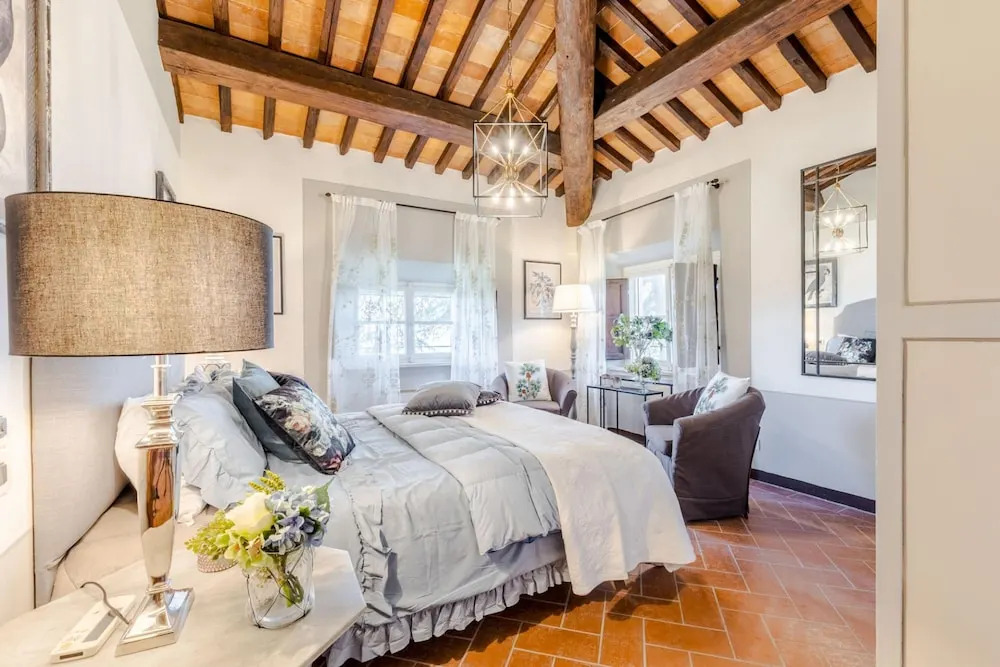 Villa Borbone - Perched on the Lucca Hills