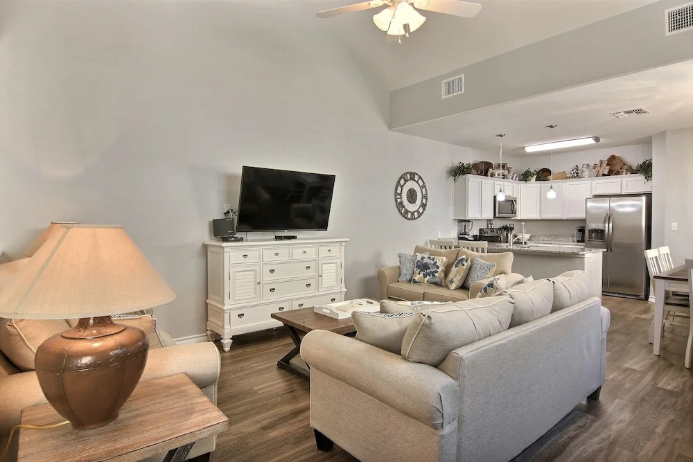 Beachside #205 3 Bedrooms 2.5 Bathrooms Condo