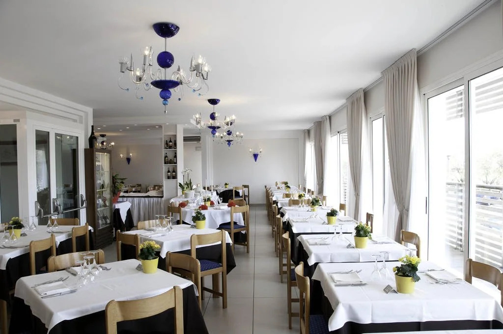 Kiss Beachfront Hotel & Restaurant