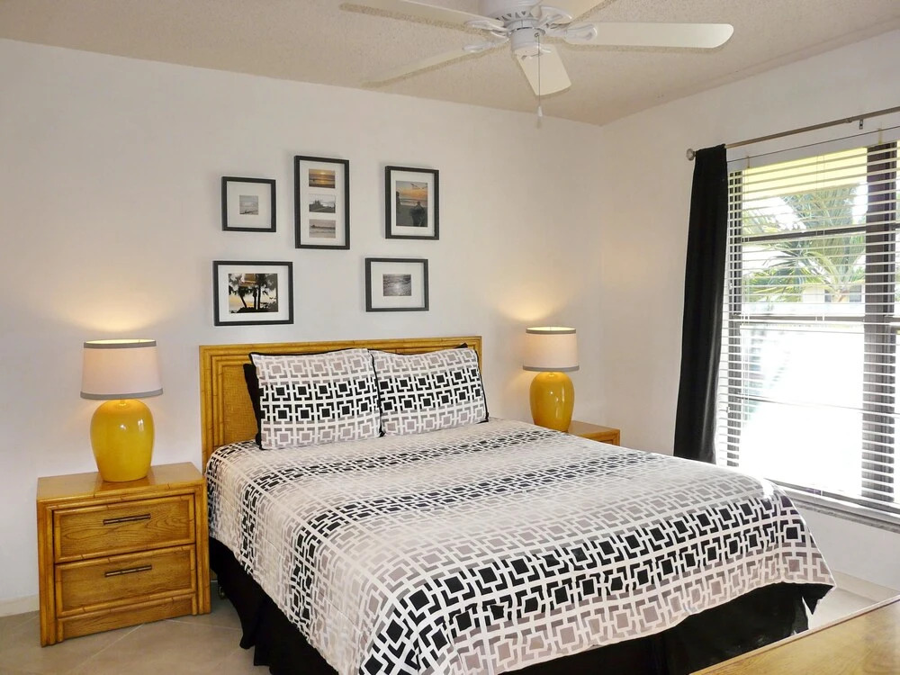 Inviting Condo With Pool Just a Steps From the Beach