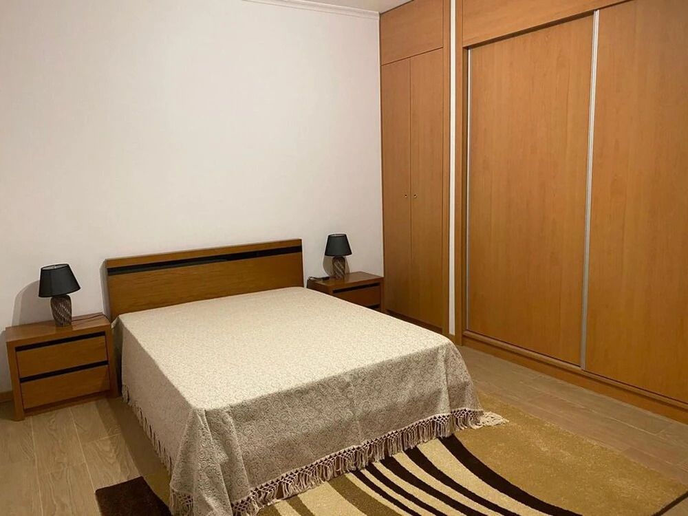 3 Bed House - Sleeps 6 - Parking - Wifi