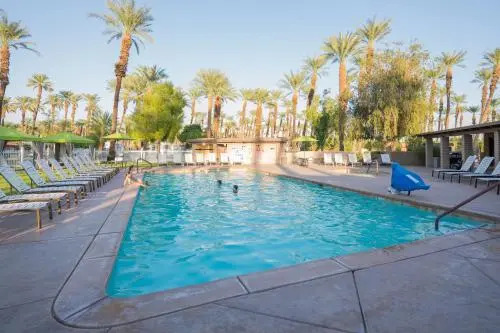 Palm Springs Camping Resort Cabin 3