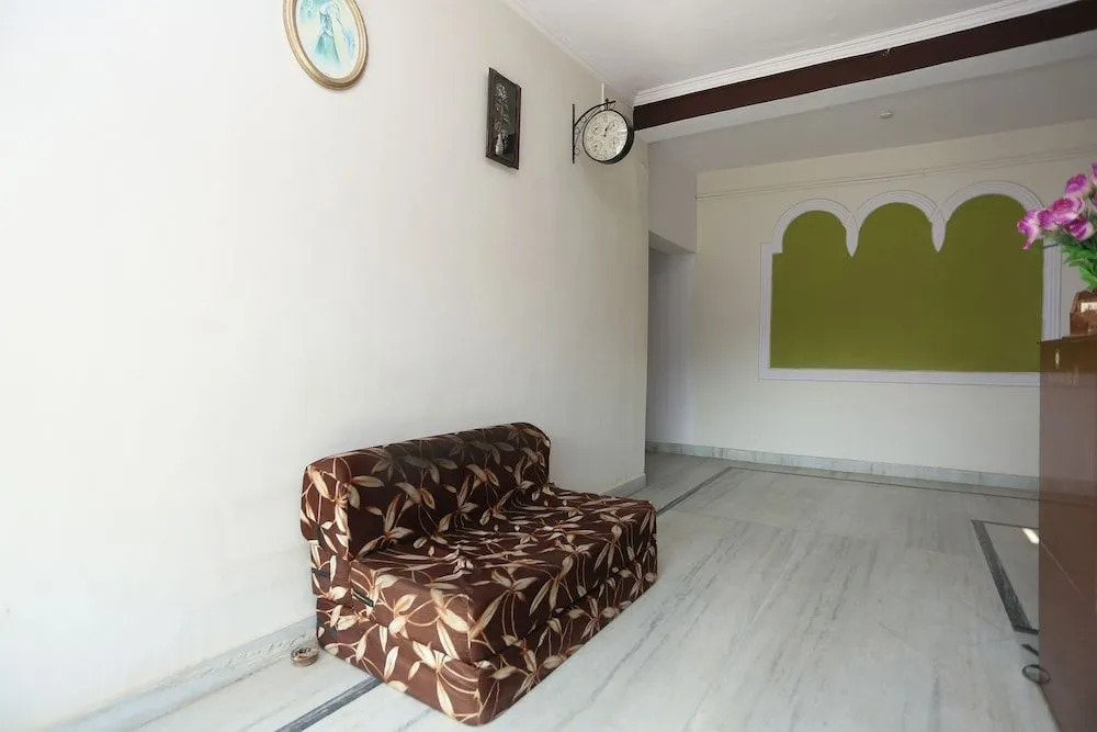 OYO 23240 Hotel Pramod Palace